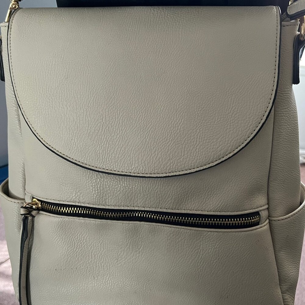 BACKPACK CREAM PEBBLE FAUX MULTI-POCKET  FABRIC INSIDE PRE-OWNED GOLD TONE HRDWR